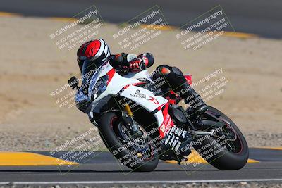 media/Oct-08-2022-SoCal Trackdays (Sat) [[1fc3beec89]]/Turn 10 (945am)/